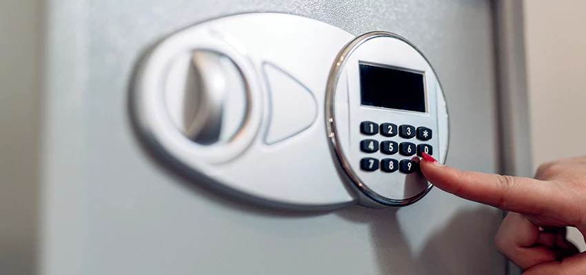 Jewelry Safe Cracking in Signal Hill, California