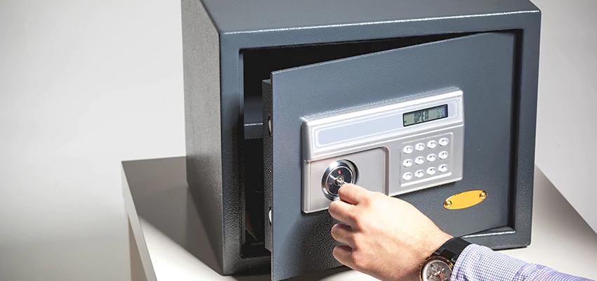 Jewelry Safe Unlocking Service in Signal Hill, California