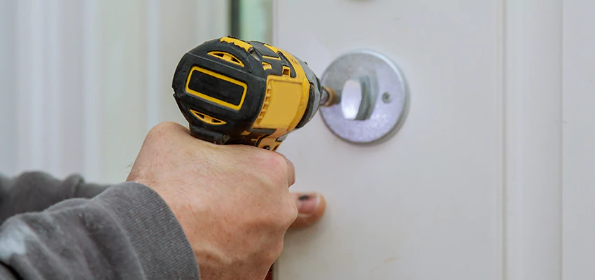 Street Locksmith For Smart Lock Repair in Signal Hill, CA